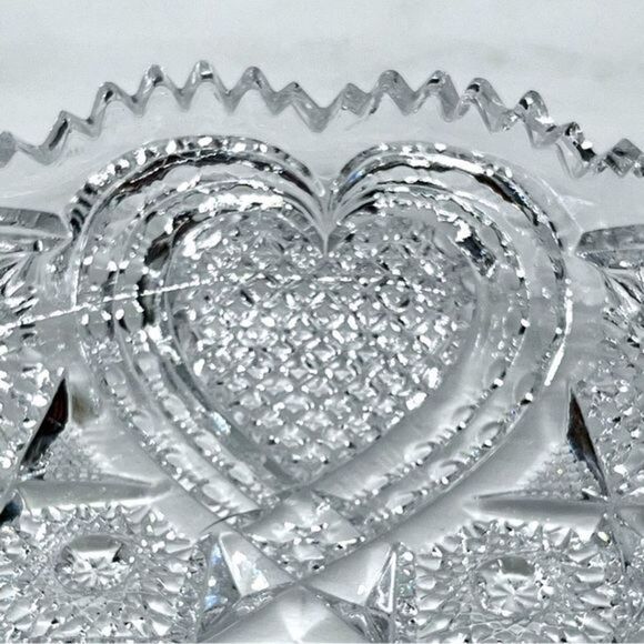 Antique Imperial Glass Nucut Hearts Sawtooth Edge Bowl 1920’s 8.5”‎ x 2.5 - Picture 3 of 7